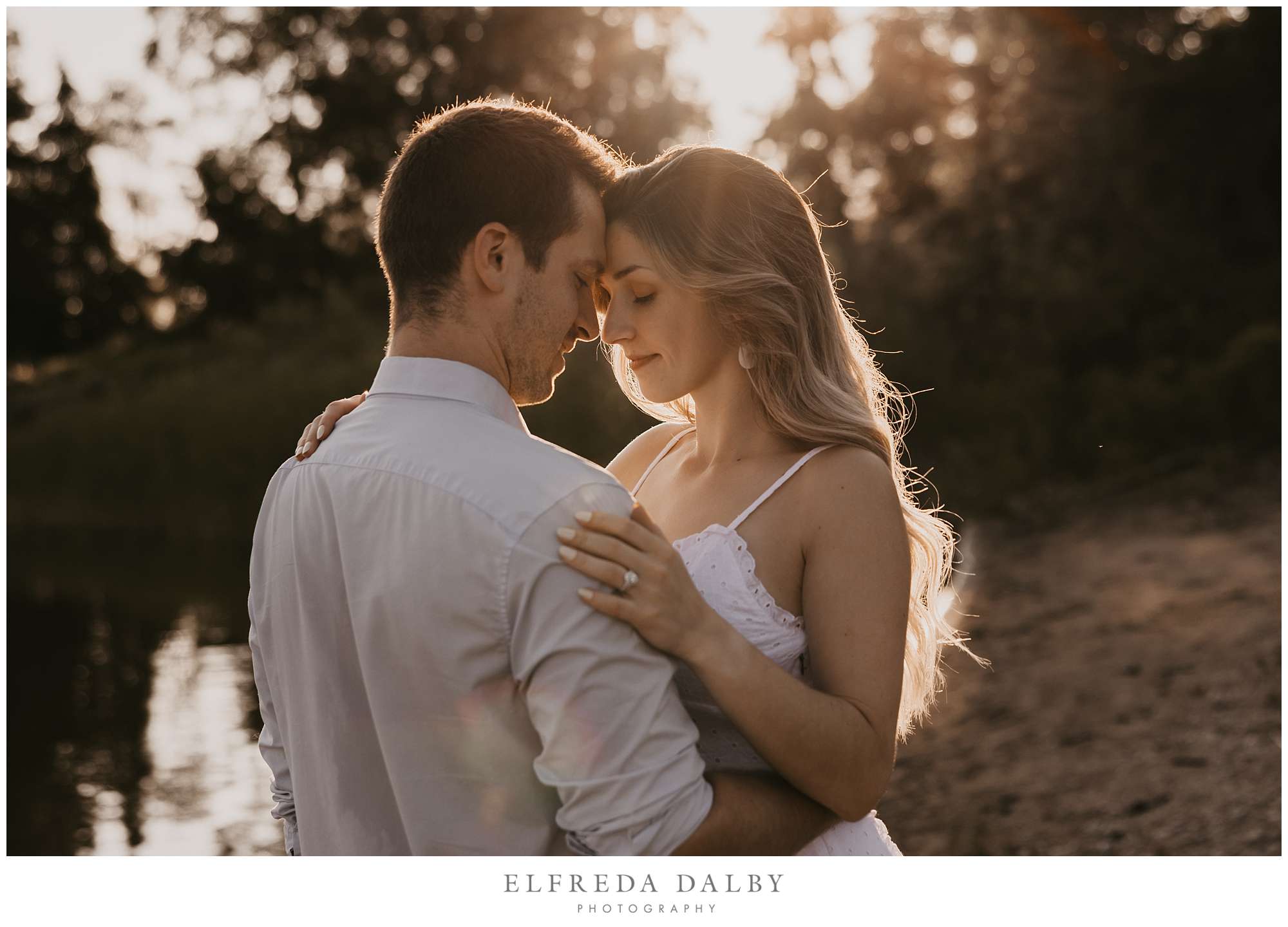 Stunning couple in golden light